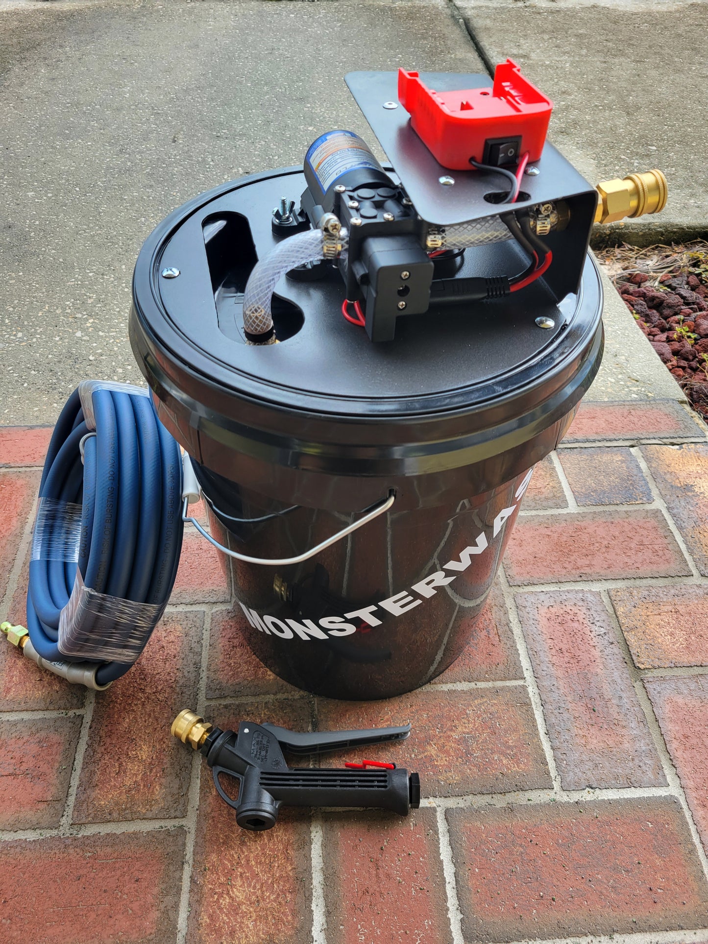 MonsterWash Bucket Topper (for Milwaukee Battery Adapter)