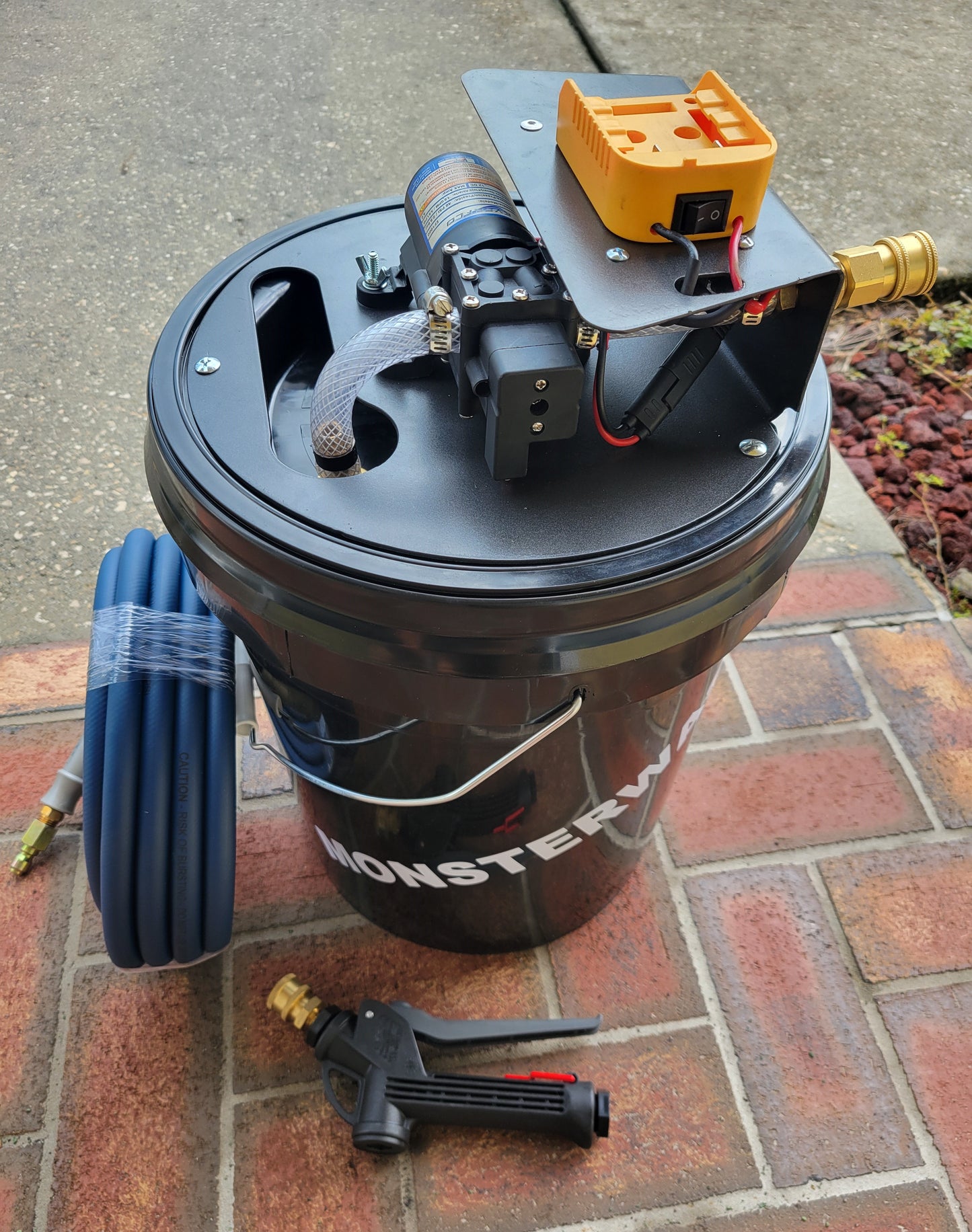 MonsterWash Bucket Topper (for Dewalt Battery Adapter)
